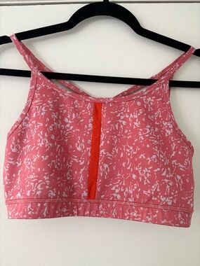 NIKE like new Sports Bra size XL, fits like a medium